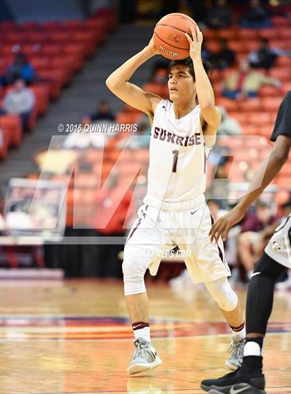 Thumbnail 2 in Gray Collegiate Academy vs. Sunrise Christian Academy (Chicago Elite Classic) photogallery.