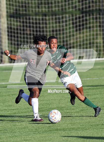 Thumbnail 1 in Charlotte Country Day School vs South Mecklenburg (Preseason) photogallery.