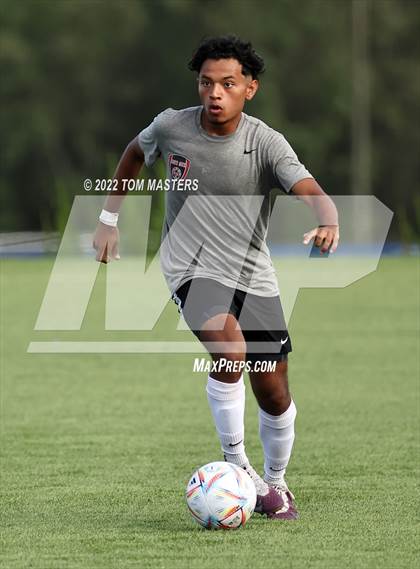 Thumbnail 1 in Charlotte Country Day School vs South Mecklenburg (Preseason) photogallery.