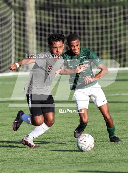 Thumbnail 2 in Charlotte Country Day School vs South Mecklenburg (Preseason) photogallery.