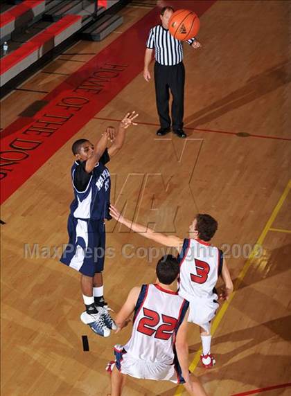 Thumbnail 3 in Tesoro vs Mayfair (MaxPreps Holiday Classic) photogallery.