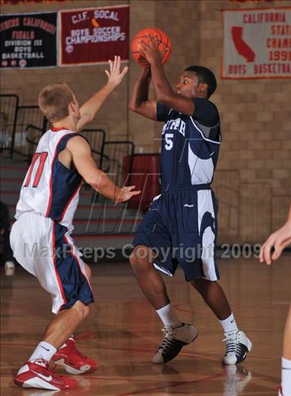 Thumbnail 1 in Tesoro vs Mayfair (MaxPreps Holiday Classic) photogallery.