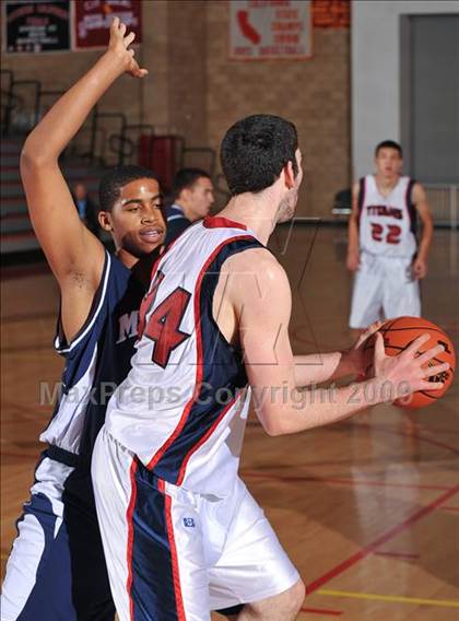 Thumbnail 3 in Tesoro vs Mayfair (MaxPreps Holiday Classic) photogallery.