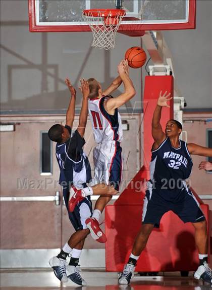 Thumbnail 2 in Tesoro vs Mayfair (MaxPreps Holiday Classic) photogallery.
