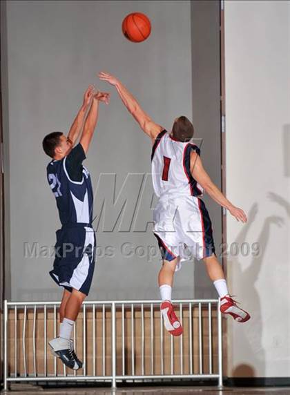 Thumbnail 3 in Tesoro vs Mayfair (MaxPreps Holiday Classic) photogallery.