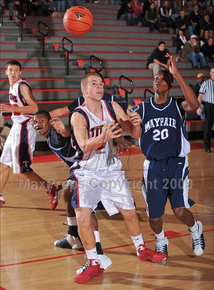 Thumbnail 2 in Tesoro vs Mayfair (MaxPreps Holiday Classic) photogallery.