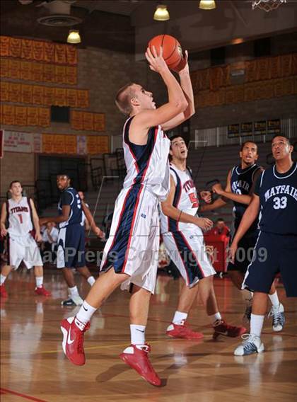 Thumbnail 2 in Tesoro vs Mayfair (MaxPreps Holiday Classic) photogallery.
