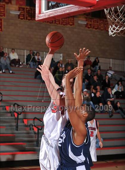 Thumbnail 1 in Tesoro vs Mayfair (MaxPreps Holiday Classic) photogallery.