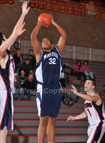 Thumbnail 1 in Tesoro vs Mayfair (MaxPreps Holiday Classic) photogallery.