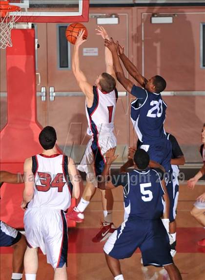 Thumbnail 1 in Tesoro vs Mayfair (MaxPreps Holiday Classic) photogallery.