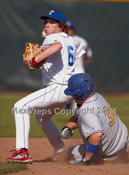 Thumbnail 3 in Tulelake vs. Maxwell (CIF NS D5 Final) photogallery.