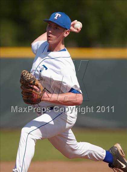 Thumbnail 3 in Tulelake vs. Maxwell (CIF NS D5 Final) photogallery.