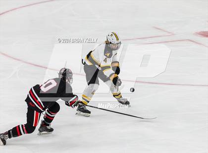 Thumbnail 3 in Nauset Regional vs Marblehead (MIAA Division 3 Final) photogallery.