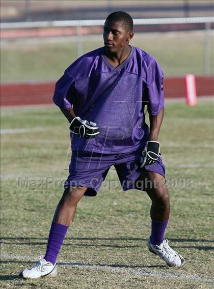 Thumbnail 2 in Chavez High School freshman Davonte' Neal  photogallery.