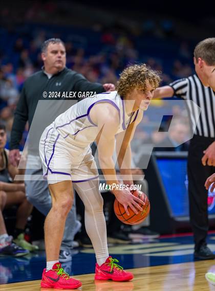 Thumbnail 1 in Benjamin vs Gordon (UIL 1A Basketball Semifinal) photogallery.