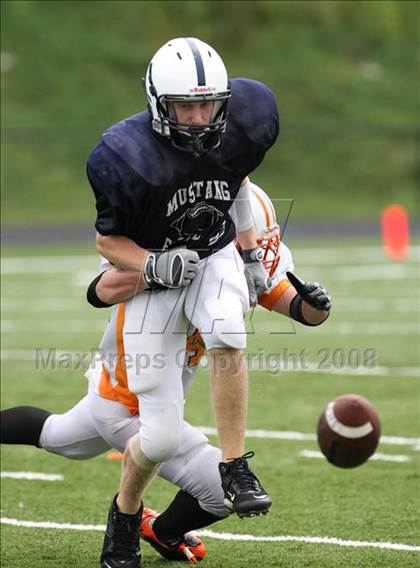 Thumbnail 3 in Immaculate vs Watertown (scrimmage) photogallery.