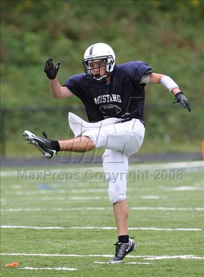 Thumbnail 2 in Immaculate vs Watertown (scrimmage) photogallery.