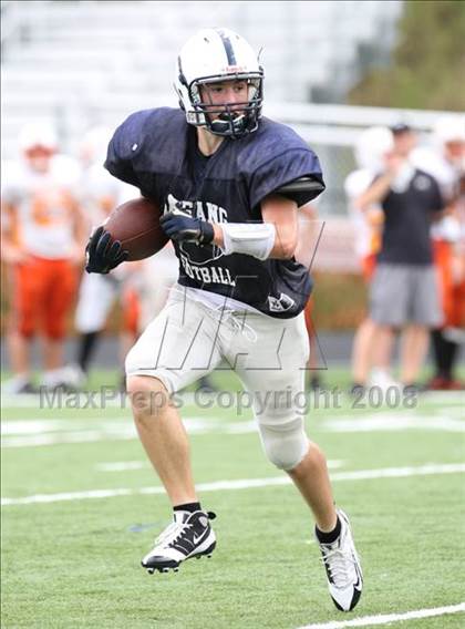 Thumbnail 2 in Immaculate vs Watertown (scrimmage) photogallery.