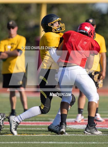 Thumbnail 2 in Alameda vs St. Helena (Scrimmage) photogallery.