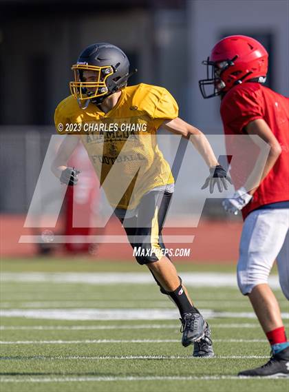 Thumbnail 1 in Alameda vs St. Helena (Scrimmage) photogallery.