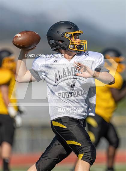 Thumbnail 1 in Alameda vs St. Helena (Scrimmage) photogallery.
