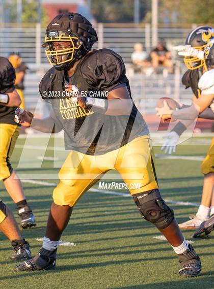 Thumbnail 1 in Alameda vs St. Helena (Scrimmage) photogallery.