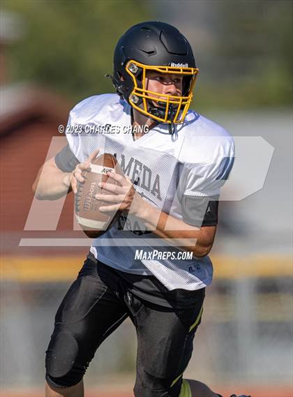 Thumbnail 2 in Alameda vs St. Helena (Scrimmage) photogallery.