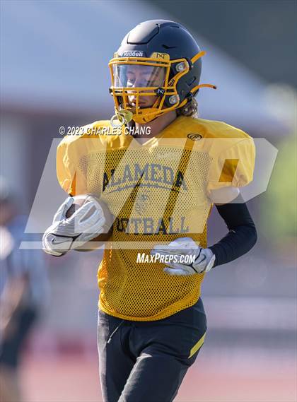 Thumbnail 3 in Alameda vs St. Helena (Scrimmage) photogallery.