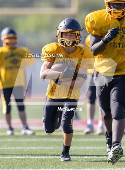 Thumbnail 3 in Alameda vs St. Helena (Scrimmage) photogallery.