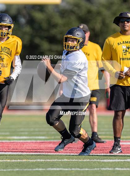 Thumbnail 1 in Alameda vs St. Helena (Scrimmage) photogallery.