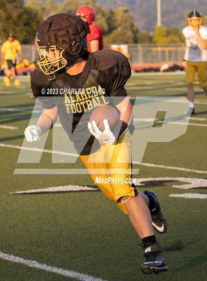 Thumbnail 1 in Alameda vs St. Helena (Scrimmage) photogallery.