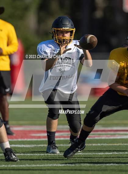 Thumbnail 2 in Alameda vs St. Helena (Scrimmage) photogallery.
