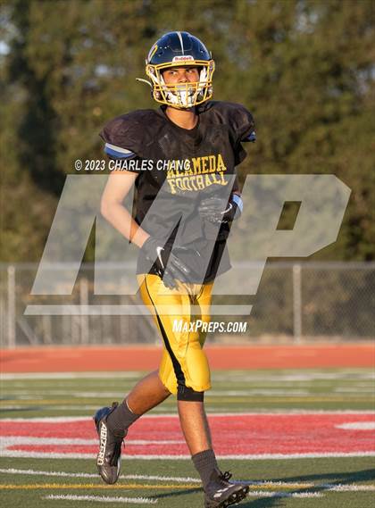 Thumbnail 3 in Alameda vs St. Helena (Scrimmage) photogallery.