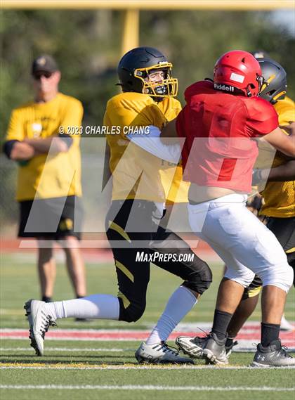 Thumbnail 3 in Alameda vs St. Helena (Scrimmage) photogallery.