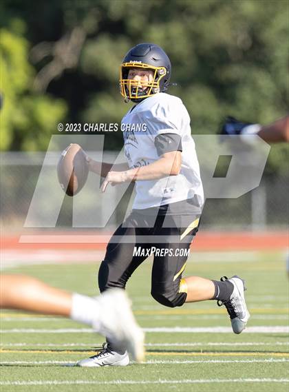Thumbnail 2 in Alameda vs St. Helena (Scrimmage) photogallery.