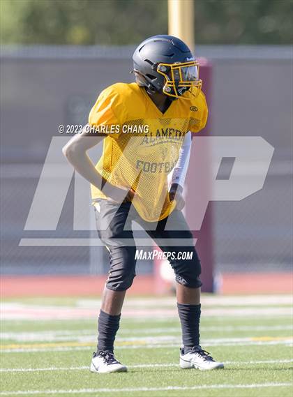 Thumbnail 2 in Alameda vs St. Helena (Scrimmage) photogallery.
