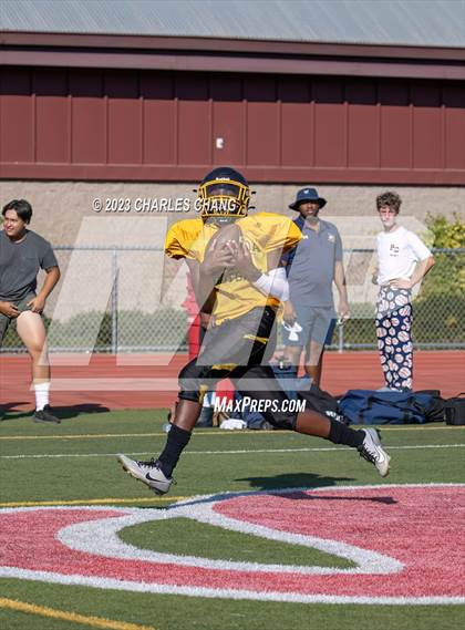 Thumbnail 2 in Alameda vs St. Helena (Scrimmage) photogallery.