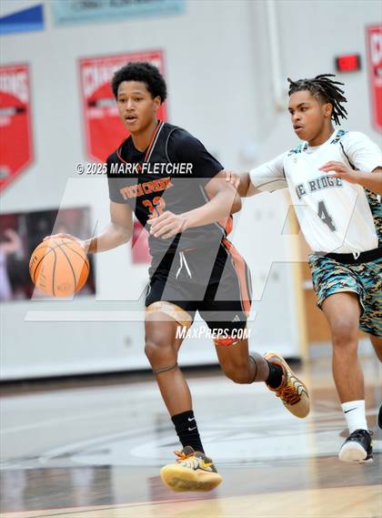 Thumbnail 2 in Pine Ridge vs Tocoi Creek (Barracuda New Years Shootout) photogallery.