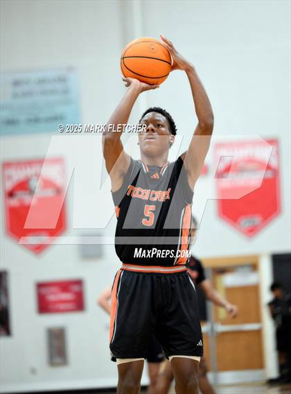 Thumbnail 3 in Pine Ridge vs Tocoi Creek (Barracuda New Years Shootout) photogallery.