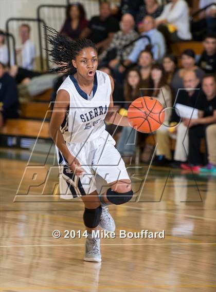 Thumbnail 2 in Santa Barbara vs Sierra Canyon (Santa Barbara Tournament of Champions) photogallery.