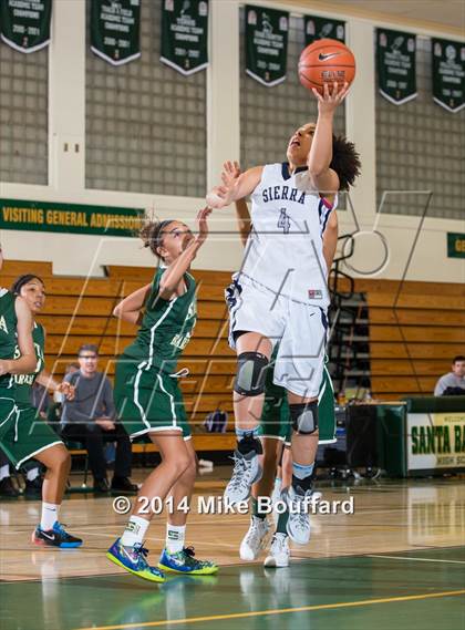 Thumbnail 1 in Santa Barbara vs Sierra Canyon (Santa Barbara Tournament of Champions) photogallery.