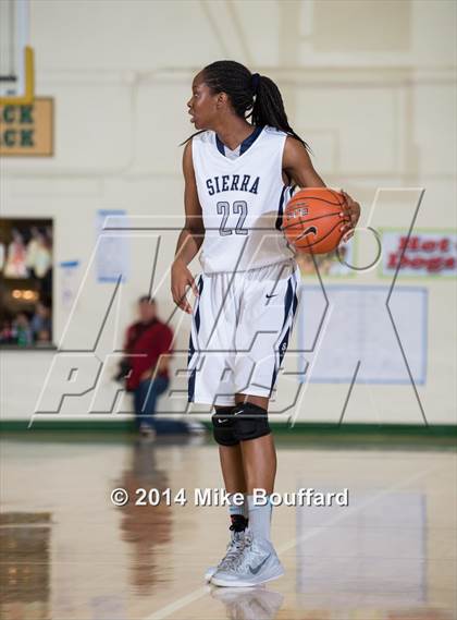 Thumbnail 1 in Santa Barbara vs Sierra Canyon (Santa Barbara Tournament of Champions) photogallery.