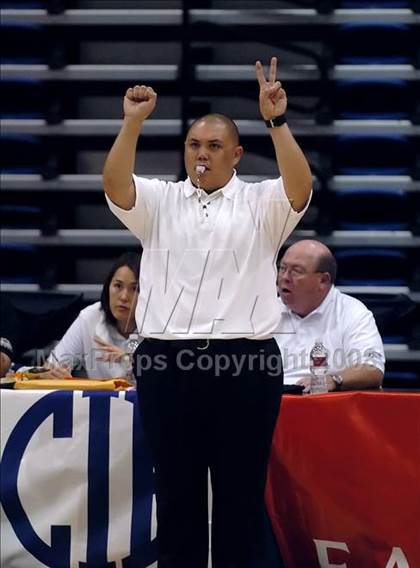 Thumbnail 3 in Christian Brothers vs. Santa Fe Christian (CIF State D4 Final) photogallery.