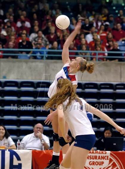 Thumbnail 3 in Christian Brothers vs. Santa Fe Christian (CIF State D4 Final) photogallery.