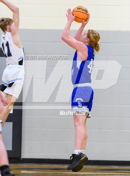 Thumbnail 1 in South Davidson vs Trinity (Davidson-Randolph Christmas Classic) photogallery.