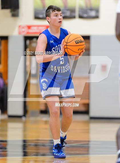 Thumbnail 2 in South Davidson vs Trinity (Davidson-Randolph Christmas Classic) photogallery.