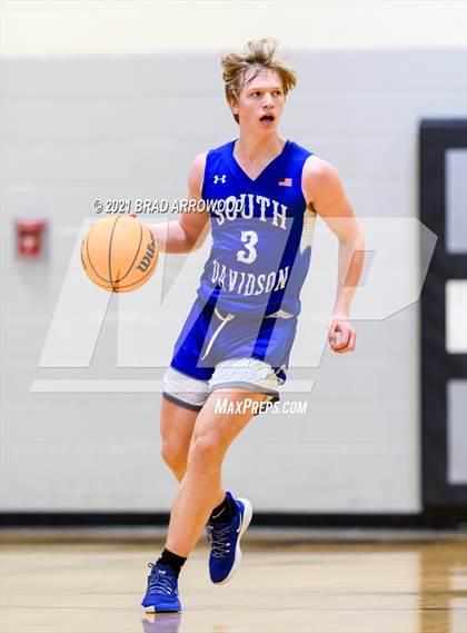 Thumbnail 3 in South Davidson vs Trinity (Davidson-Randolph Christmas Classic) photogallery.