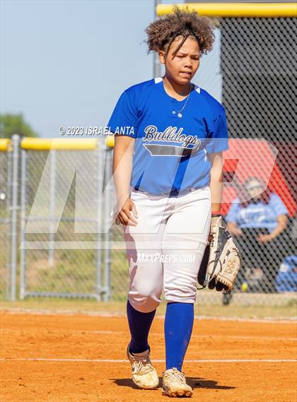 Thumbnail 2 in St. Pauls vs. Fairmont (Robeson County Slugfest) photogallery.