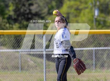 Thumbnail 3 in St. Pauls vs. Fairmont (Robeson County Slugfest) photogallery.