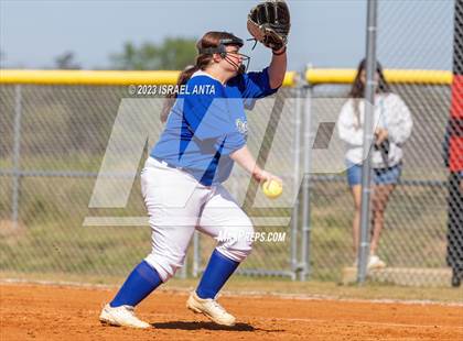 Thumbnail 1 in St. Pauls vs. Fairmont (Robeson County Slugfest) photogallery.